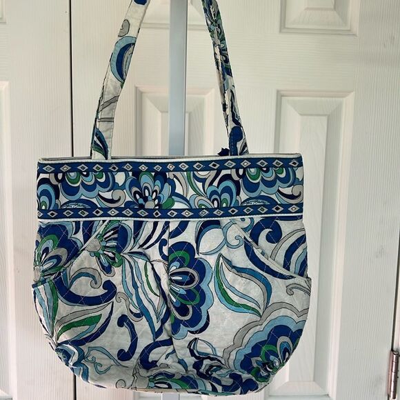 Vera Bradley Mediterranean White - Picture 1 of 7